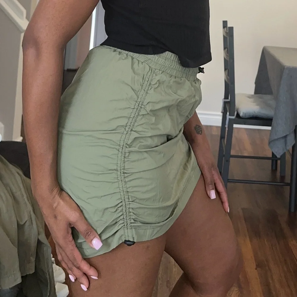 3 Drawstring mini skirts - Picture 6 of 13